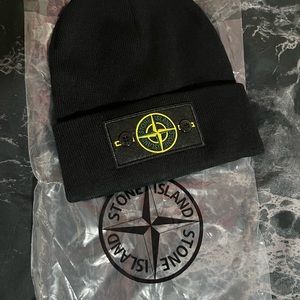 Stone Island Beanie New never worn NEW Black